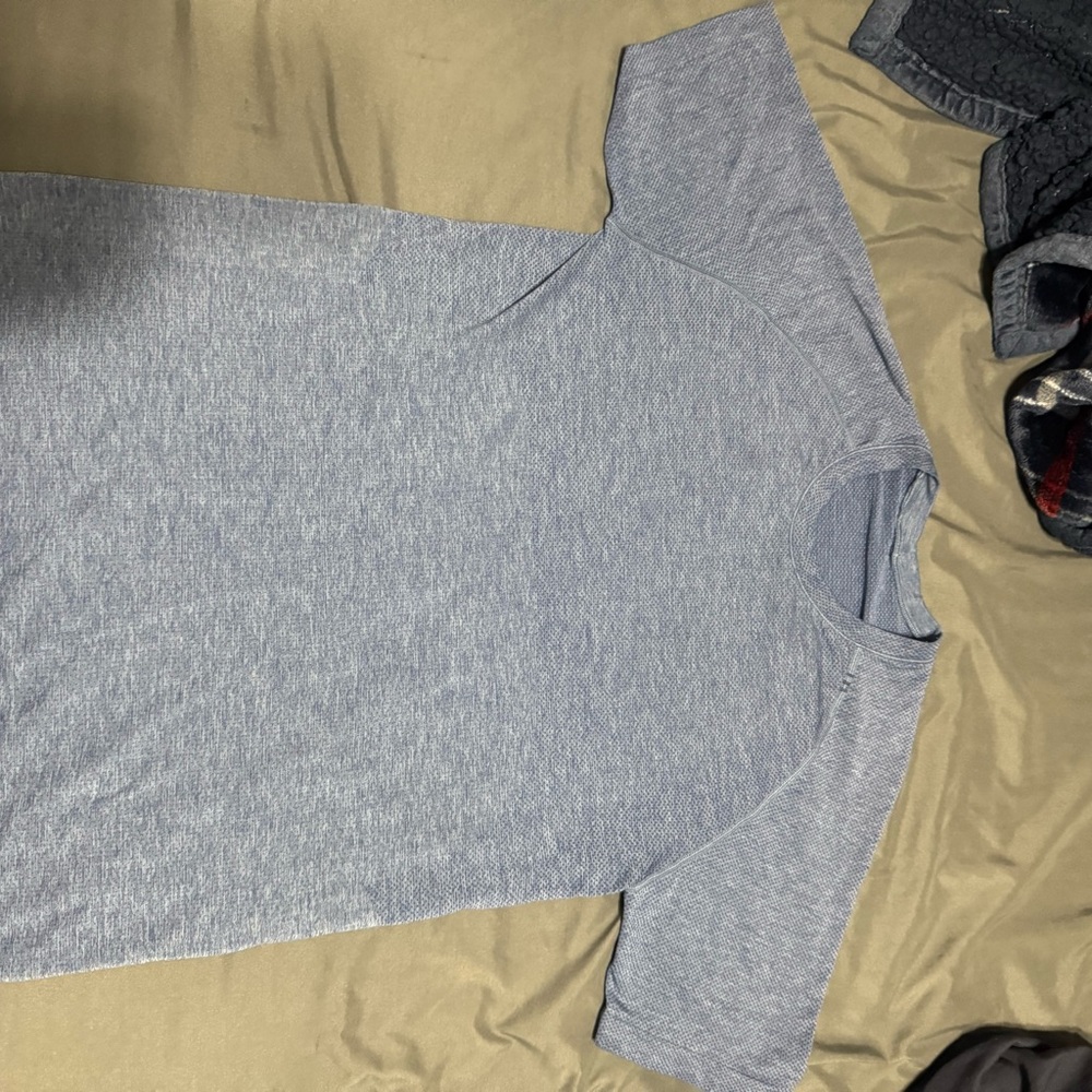 men’s light navy blue lemon T-shirt, size medium metal vent